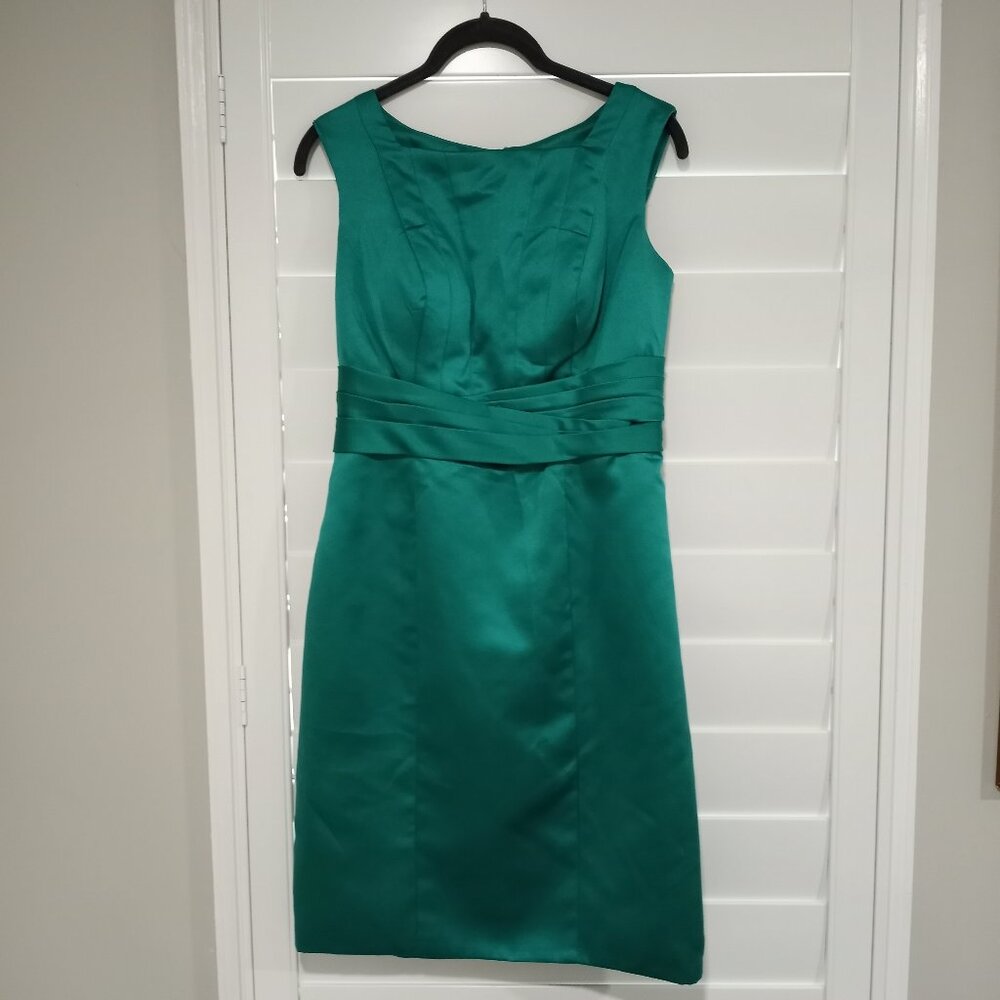 EMERALD GREEN SLEEVELESS COKTAIL DRESS WOMEN SIZE 6